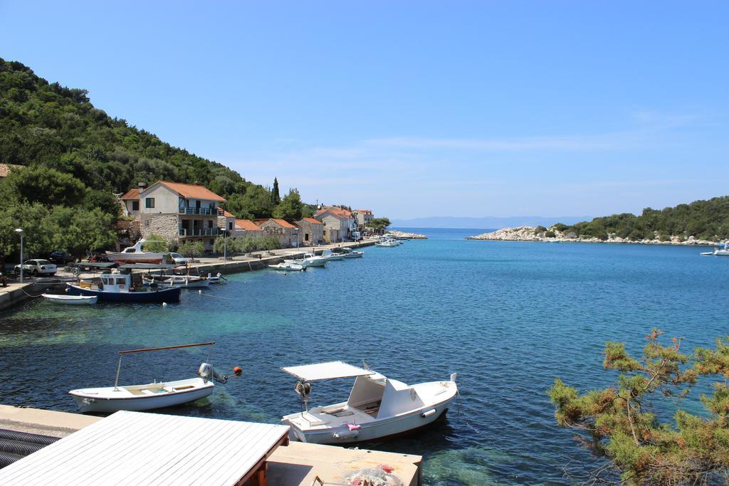 Apartments Leo Katic Lastovo Exterior photo