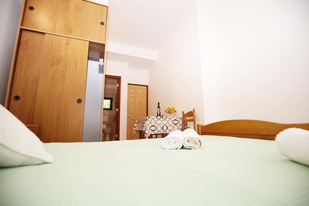 Apartments Leo Katic Lastovo Exterior photo