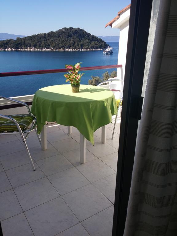 Apartments Leo Katic Lastovo Exterior photo